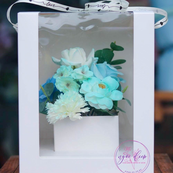 Hoa Sáp Màu Xanh Dương Hộp Mica 1 Mặt 